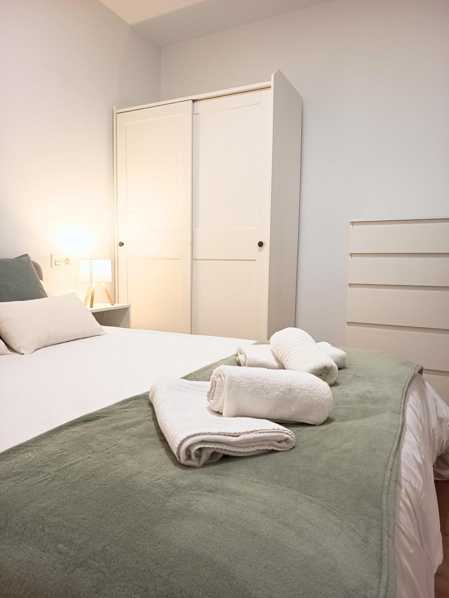 Modern Plaza De Toros Apartment With Free Parking غرناطة المظهر الخارجي الصورة